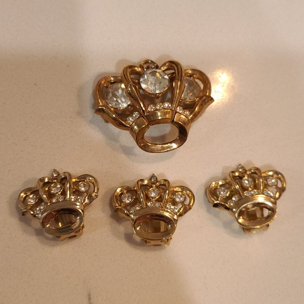 Vintage gold crown clip earrings (3) and Broach